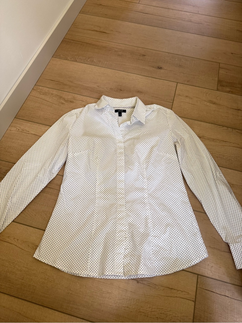 Apt9 Essentials White Shirt with Black Dot Print